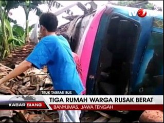Truk Tabrak Bus, 4 Rumah Warga Rusak Berat
