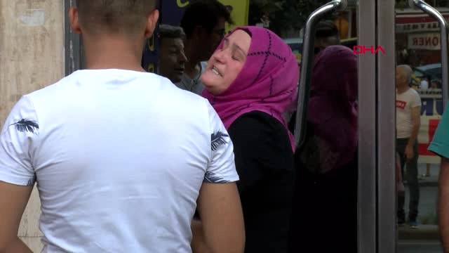 İstanbul Oğluna Uyuşturucu Sattığını İddia Ettiği Adamı Bıçakladı Hd