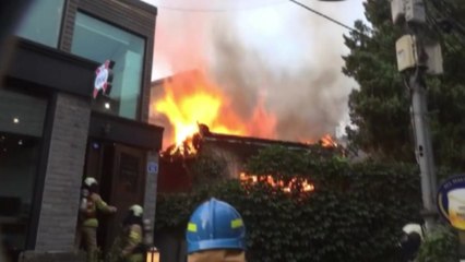 단독주택에서 불...1명 구조·건물 전소 / YTN