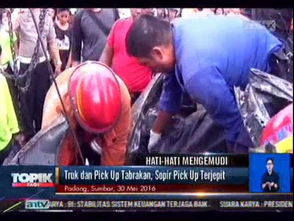 Tabrakan dengan Truk, Sopir Pickup Tewas Terbakar