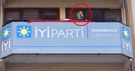 İYİ Parti Çalışanından Skandal Kare! Türk Bayrağını Ayaklar Altına Aldı