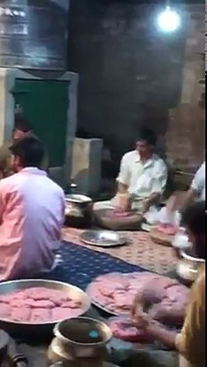سرودی نیشتیمانی هەمبەرگر النشيد الوطني للهمبرغر  