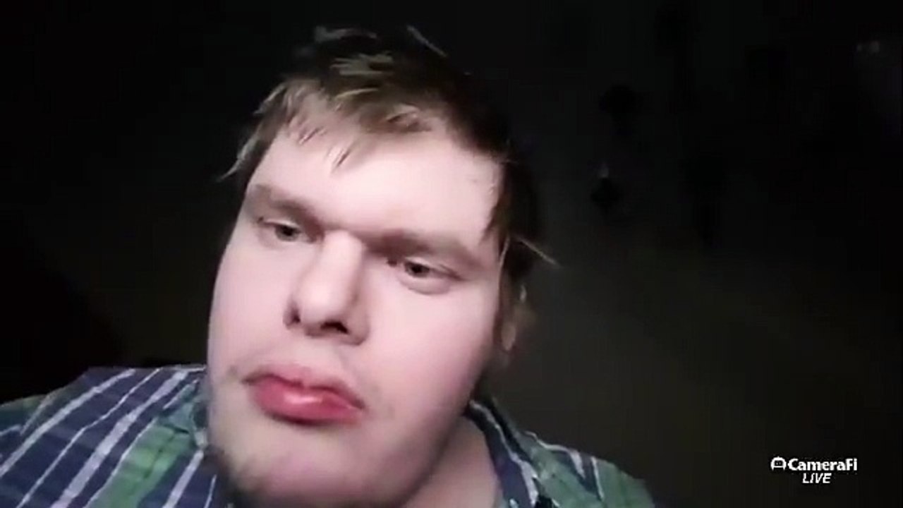 Mimons Handpuppe sein Bruder Pep knallt Nase läuft (360p_30fps_H264-128kbit_AAC)