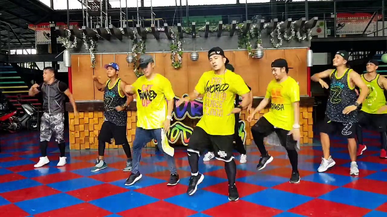 Baam By Momoland Zumba Kpop Tml Crew Camper Cantos Video Dailymotion - baam by momoland zumba kpop tml crew camper cantos baam roblox dance video solo Baam By Momoland Zumba Kpop Tml Crew Camper Cantos Video Dailymotion - baam roblox dance video solo