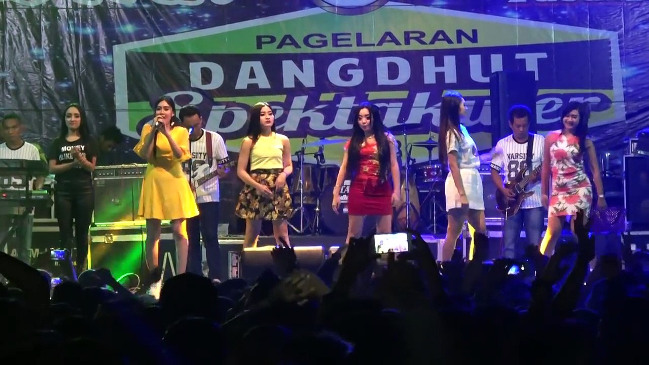 Nella Kharisma - BOY BAND - Om Lagista LIVE Alun - Alun Kutoarjo