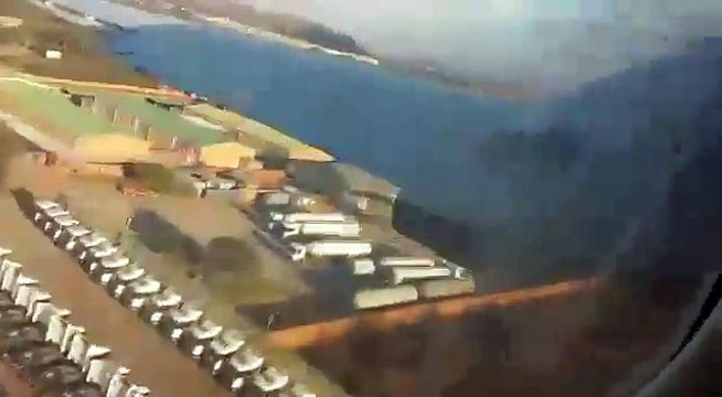 Crash d'un avion filmé par un passager