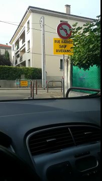 Signalisation étrange à Aix-en-Provence