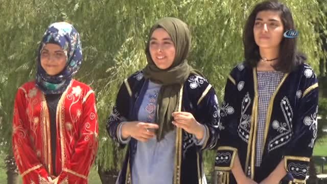 İşitme Engelli Genç Kızın Klip Hayalini İşaret Dili ile Gerçekleştirdiler