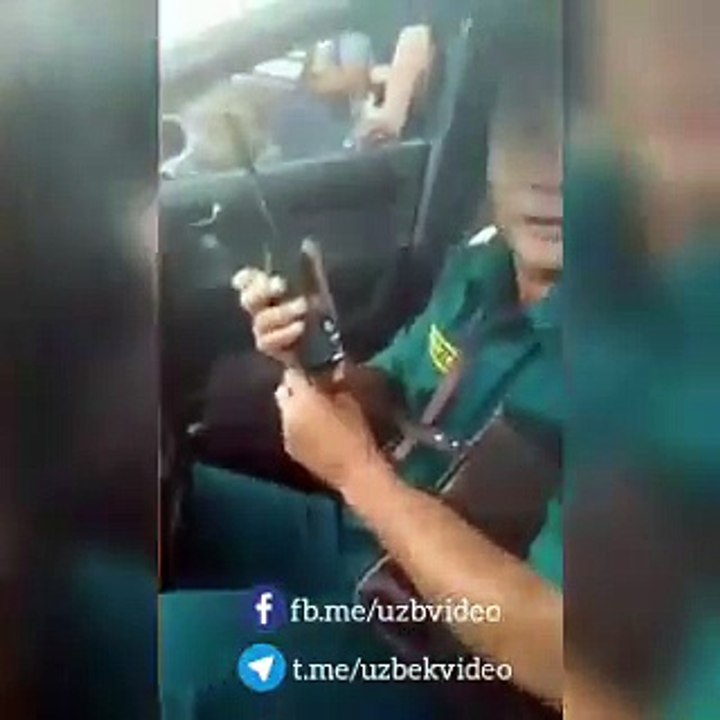 КУН ВИДЕОСИ: ҲАЙДОВЧИ ВА ОЛОМОН ЙҲХХ ХОДИМИНИНГ ИДДАО ВА ҲАРАКАТЛАРИГА ҚАРШИ ЧИҚДИИжтимоий тармоқларда тарқалган бу видеода ҳайдовчи ва Йўл ҳаракати хавфсизли