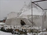 Filonide Taranto e la neve sui trulli