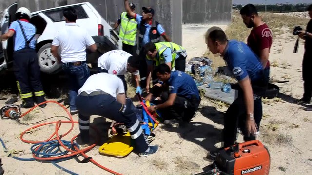 Otomobil köprü ayağına çarptı: 2 ölü, 4 yaralı - KARAMAN