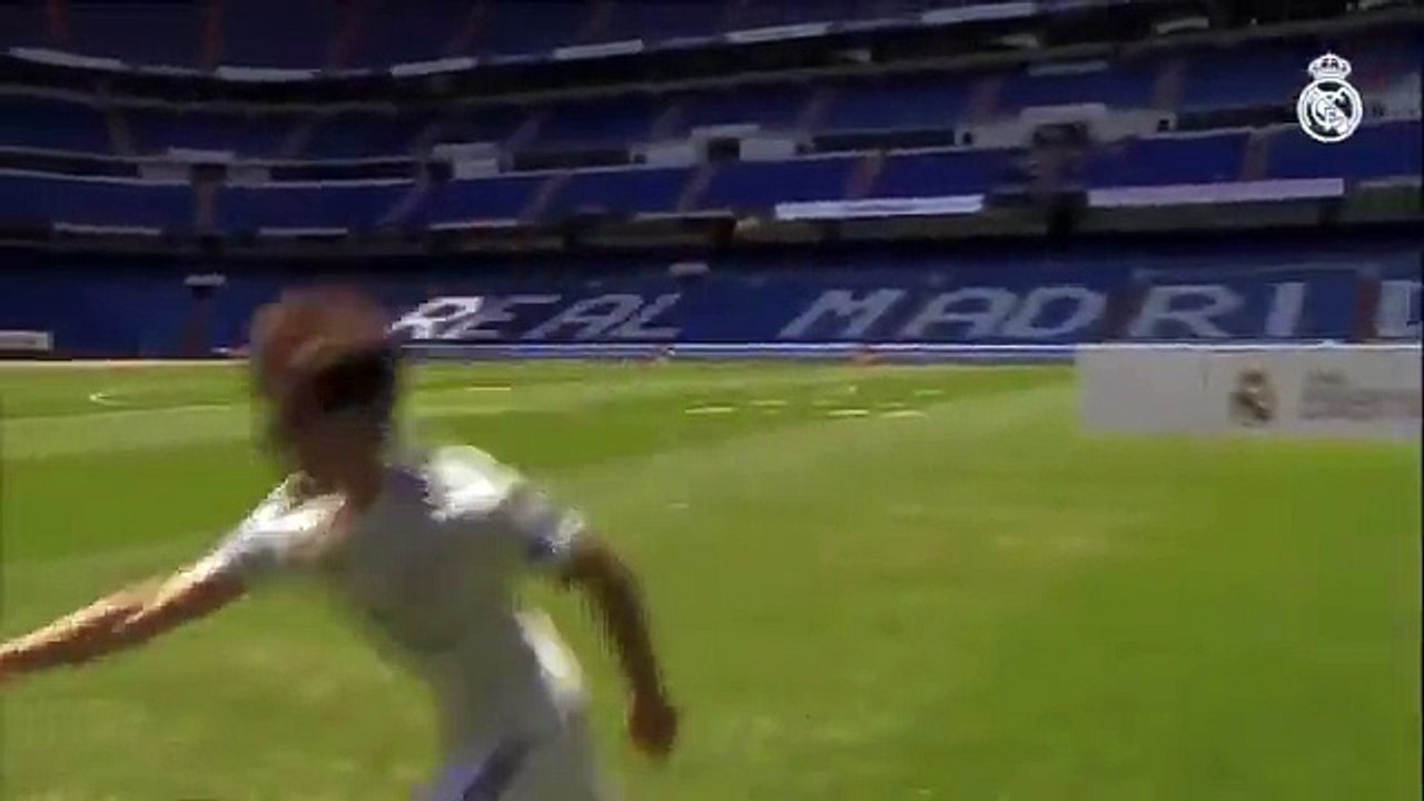 The bizarre presentation on the pitch of the new reinforcement of Real Madrid