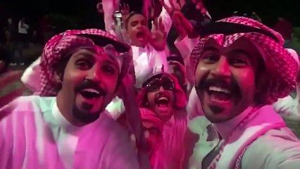 حمد القطان يحتفل بعشرين مليون مشاهدة لأغنية لو علي  بطريقته الخاصة