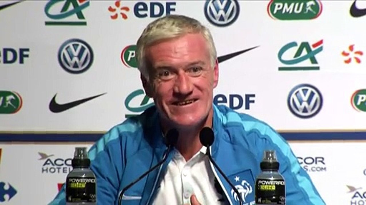 Foot - Bleus  Deschamps aime la coupe de cheveux de ses joueurs