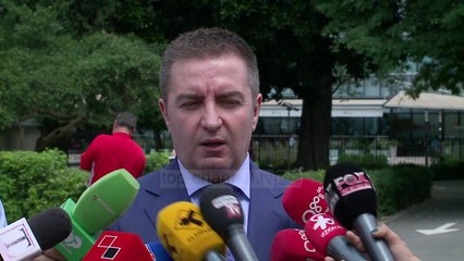 Video herunterladen: Mbyllet seanca në Kuvend, shtyhet ligji për magjistratët - Top Channel Albania - News - Lajme