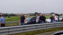 Digjet një veturë në autostradën Prishtinë – Ferizaj