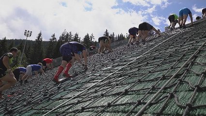 Kayak atlama pistinde yapılan dünyanın en dik yarışı