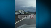 Trafik i rënduar në autostradën Durrës-Tiranë, radha e automjeteve rreth 5 km