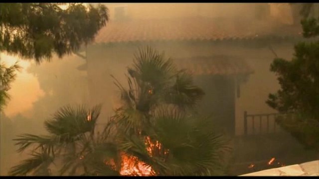 Grèce : feu de forêt à l'ouest d'Athènes