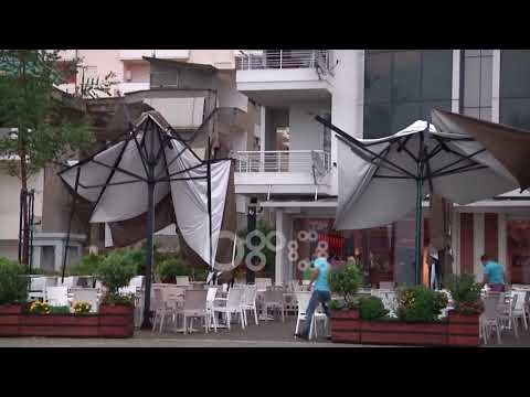 Ora News - Moti i keq në mes të verës/ I riu vdes nga rrufeja, shi dhe stuhi në disa qytete