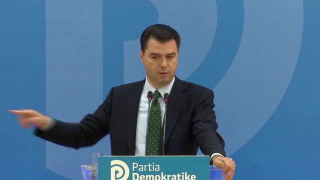 Report Tv - Kreu i PD, Lulzim Basha komunikim me gazetarët në selinë e Partisë Demokratike