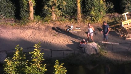 Utopiaan uit de kleren!