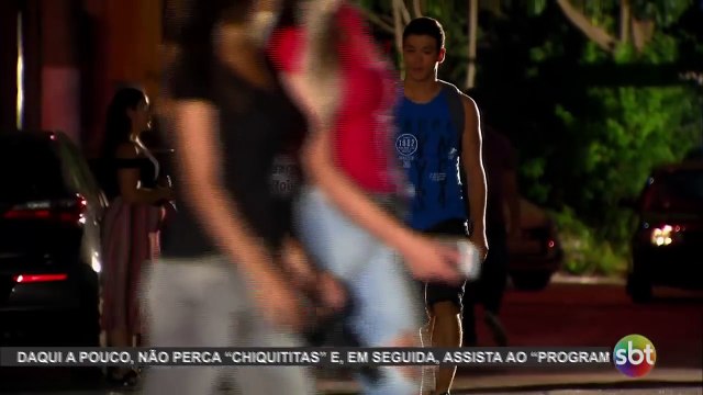 Guilherme e Raquel quase se beijam | As Aventuras de Poliana