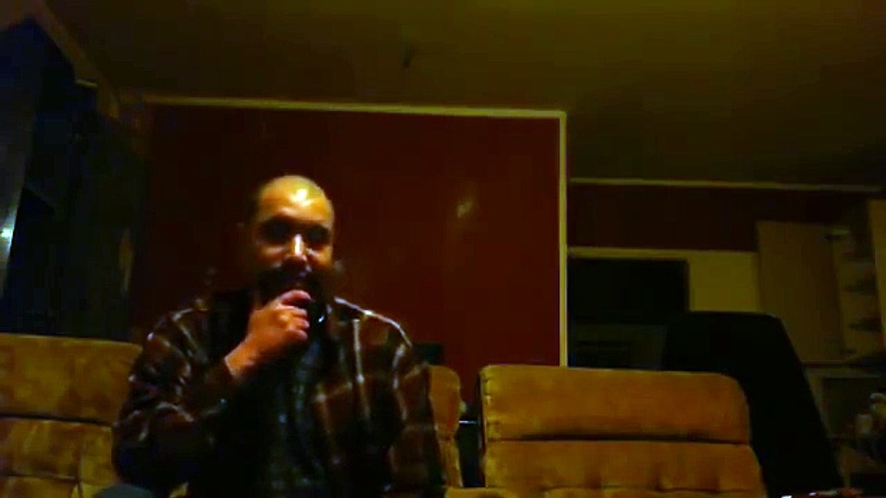 Amok Alki Meyer Stammelt von der Couch runter (360p_15fps_H264-128kbit_AAC)