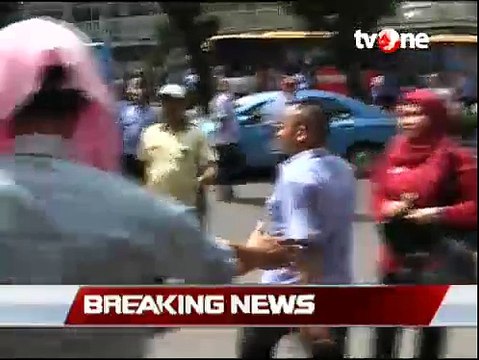 Serang Tukang Ojek Online, Sopir Taksi Bentrok dengan Warga
