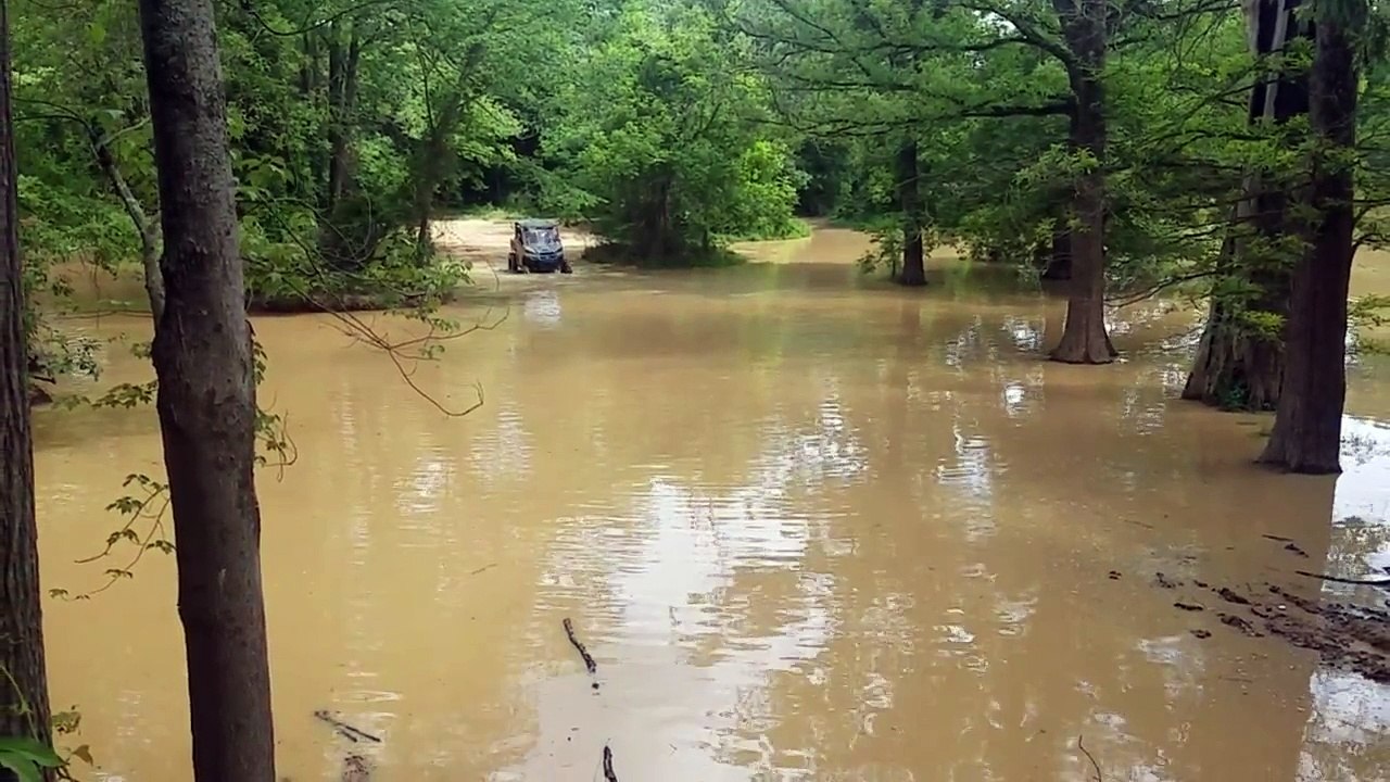 BUSCO BEACH BARN MUD HOLE