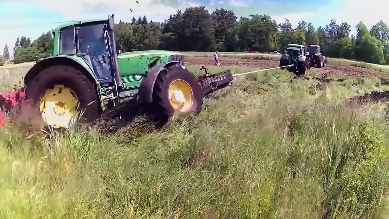 Tractors Stuck in Mud 2018 .1 video Dailymotion