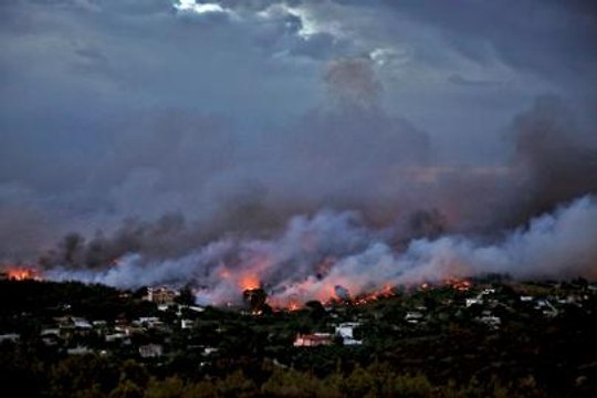 Greek wildfire kills at least 20 near Athens