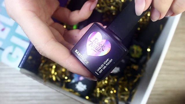 Модный маникюр Градиент с негативным пространством . Дизайн ногтей гель лаком Rock Nail