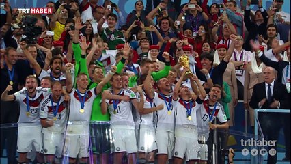 Mesut Özil'e gurbetçilerden büyük destek