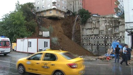Sütlüce'de toprak kayması nedeniyle bir bina çökme tehlikesi yaşıyor