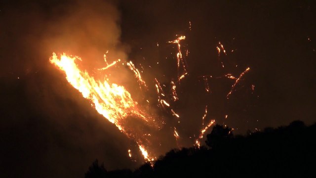Al menos 50 muertos por los incendios de Atenas