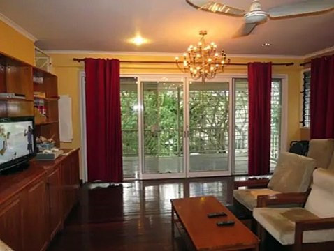 Apartment for Sale in Islander Village! Price On Application 3 Bed/s 2 Bath/sThe property consists of 2 x 3 bedroom tri-level townhouses. Check it out!