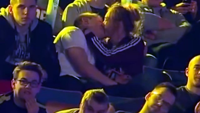 MOMO - WSZYSTKO CO MUSISZ WIEDZIEĆ O PRZERAŻAJĄCEJ POSTACI