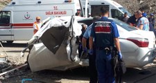 Başkent'te Feci Kaza! Otomobil Köprü Ayağına Çarptı: 4 Ölü