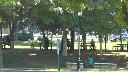 Sıcak Havalardan Bunalan Vatandaşlar Kendilerini Parklara Atıyor