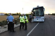 Yolcu Otobüsüyle Kamyon Çarpıştı: 22 Yaralı
