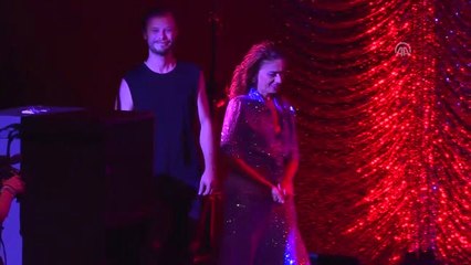 Yıldız Tilbe Harbiye'de Konser Verdi