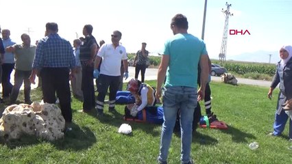 Karaman'da İşçi Servisi ile Cip Çarpıştı 8 Yaralı Hd