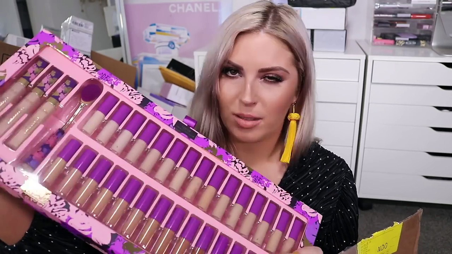 PR UNBOXING HAUL! Loads of FREE Makeup & GIVEAWAY! - video Dailymotion
