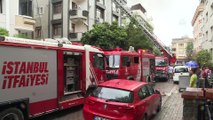 Apartmanın çatı katında çıkan yangın söndürüldü - İSTANBUL