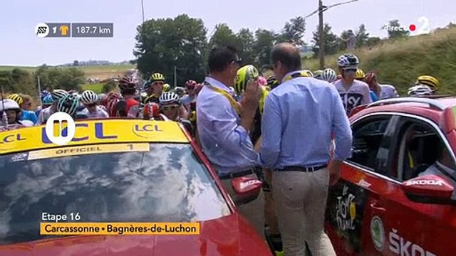 Tour de France: La 16ème étape brièvement neutralisée après un jet de gaz lacrymogène - Elle a pu reprendre quelques minutes plus tard