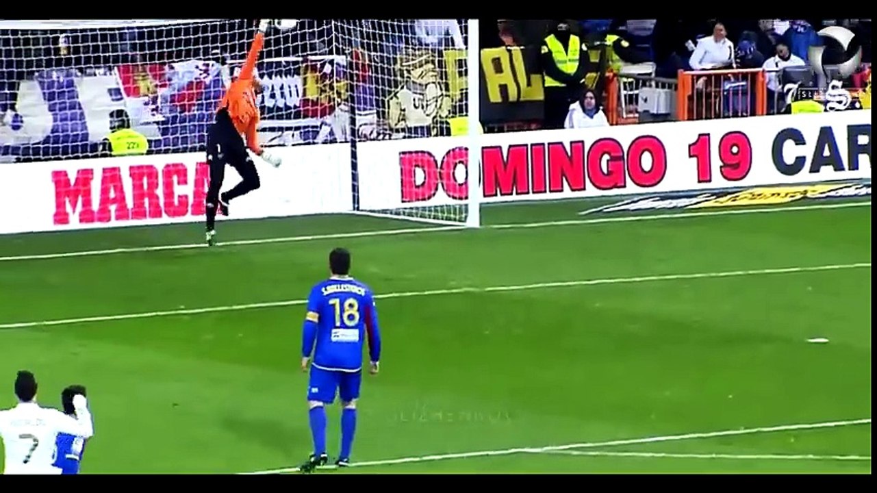 8 Times Cristiano Ronaldo Impressed The Whole World