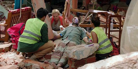 The Good Karma Hospital S02E05