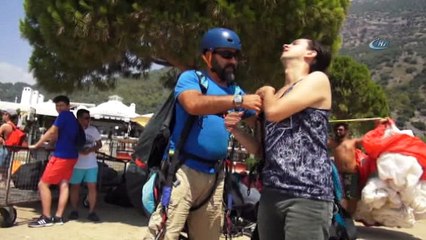 Görme engelliler yamaç paraşütü ile uçtu