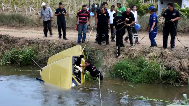 Otomobil sulama kanalına devrildi: 1 ölü, 2 yaralı - MANİSA
